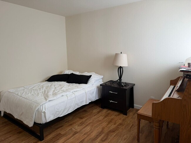 Foto del edificio - Beautiful 3 bed 3 bath townhome ready for move in!