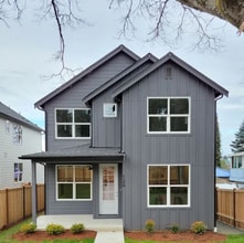 124 N Stillaguamish Ave