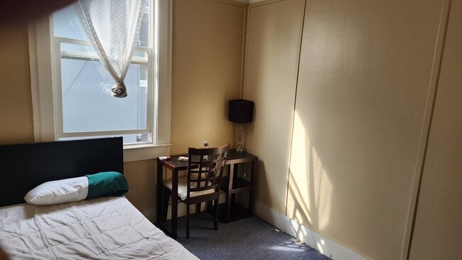 Foto del edificio - 258 Granada Ave