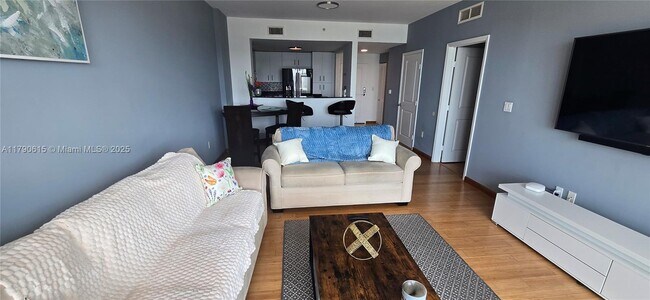 Foto del edificio - 7900 Harbor Island Dr