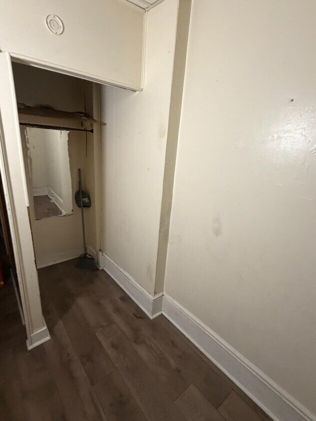 Foto del edificio - "Room for Rent - S Front St Steelton!"