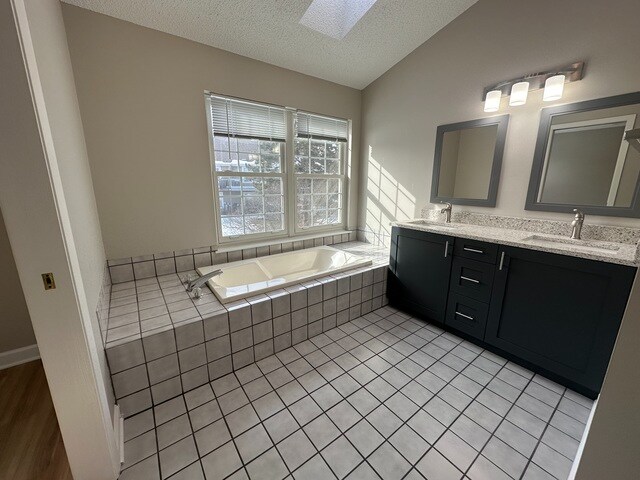Building Photo - 426 W Happfield Dr