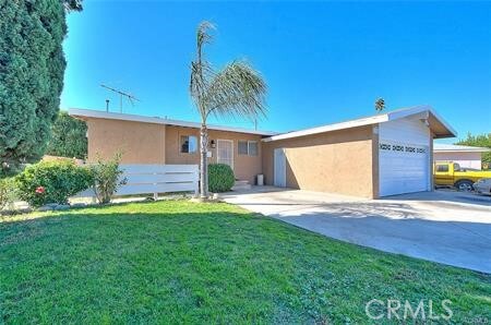 Foto principal - 16220 Sigman St