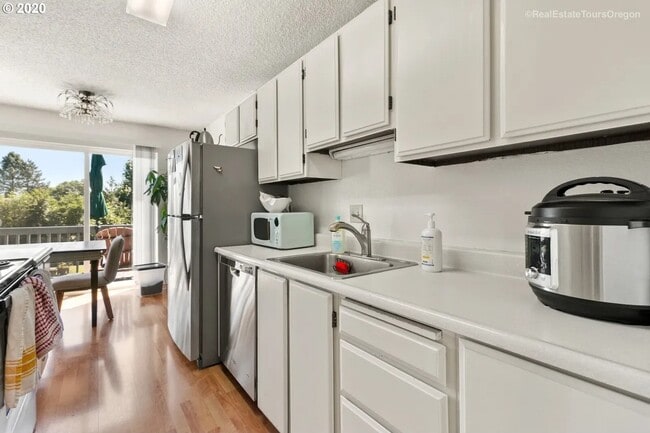 Foto del edificio - 3649 SW 52nd Pl