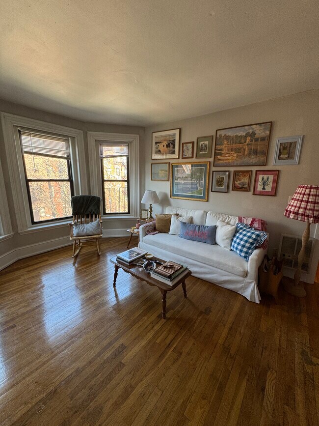 Foto del edificio - 221 Newbury St