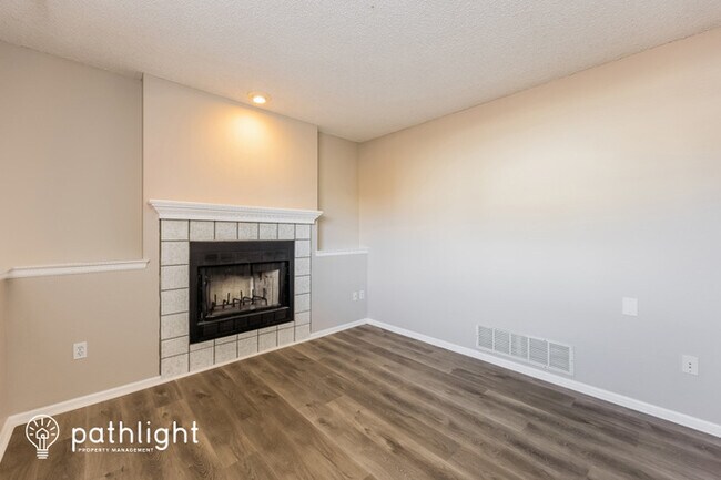Building Photo - 3460 Cedarhurst Way