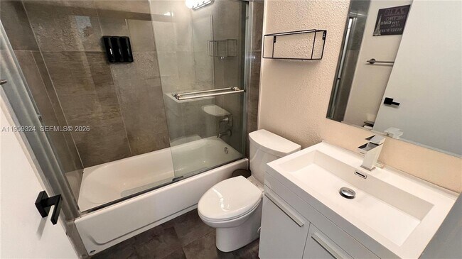 Foto del edificio - 3538 SW 17th St