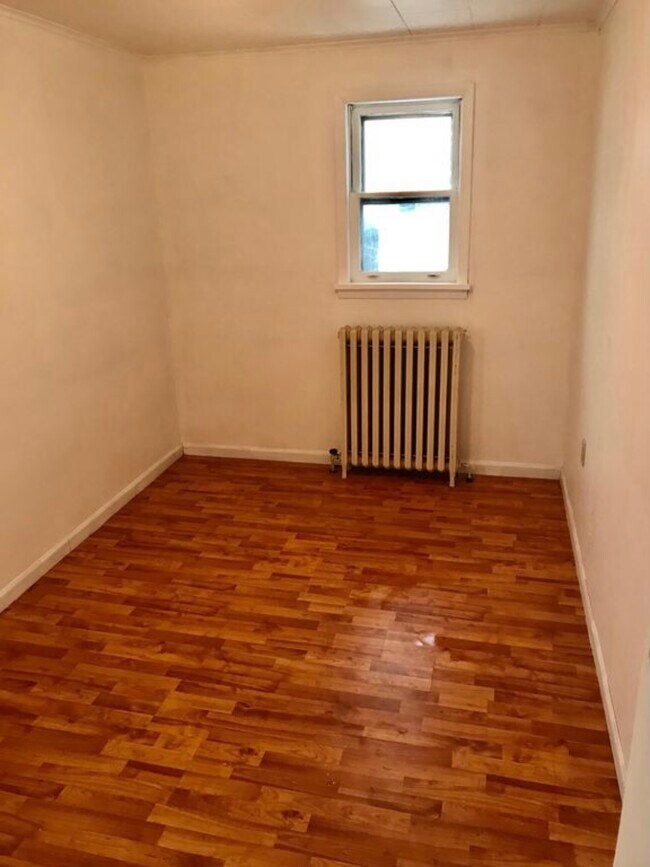 Foto del edificio - 121 Middle Ave