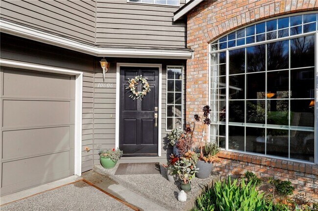 Building Photo - 10606 NE 107th Pl