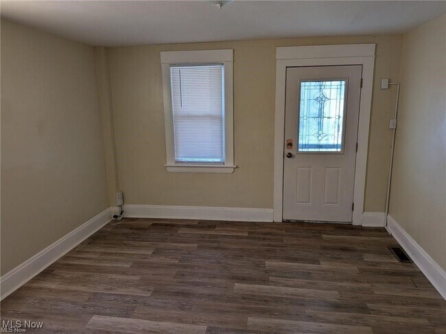 Foto del edificio - 1733 Robindale St