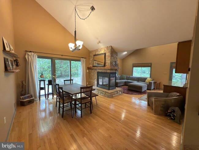 Building Photo - 1665 Cedar Hollow Way