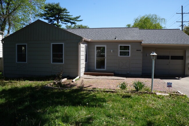 Building Photo - 3819 W 79th St