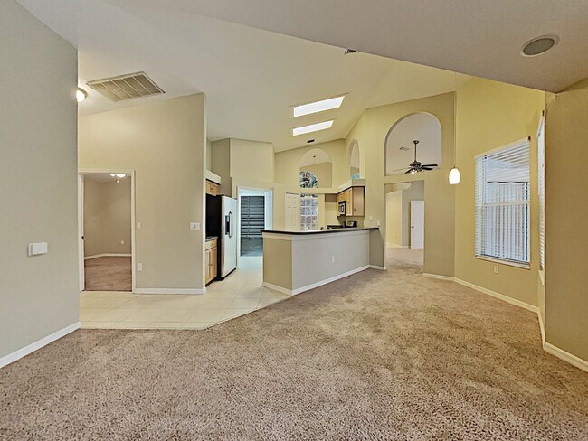 Building Photo - 18102 Palm Breeze Dr