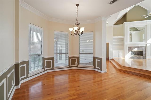 Foto del edificio - 300 Timber Lake Dr