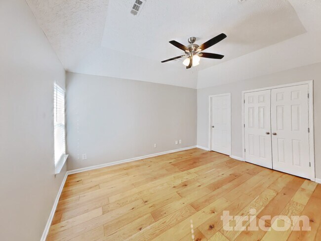 Foto del edificio - 4021 Deer Run Trce