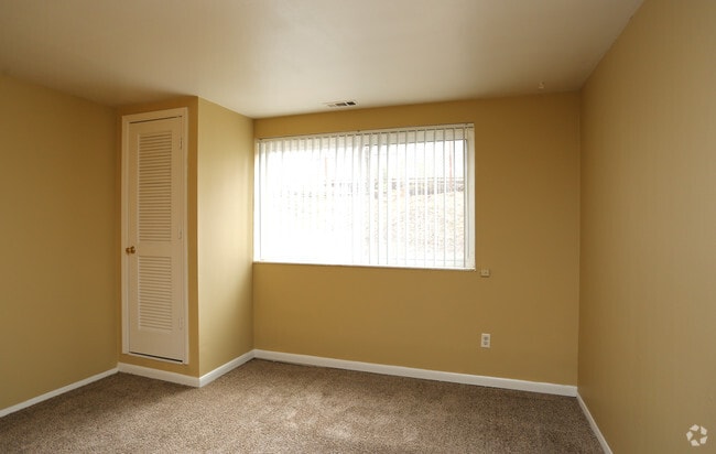 Interior Photo - Williamsburg Place Apartments