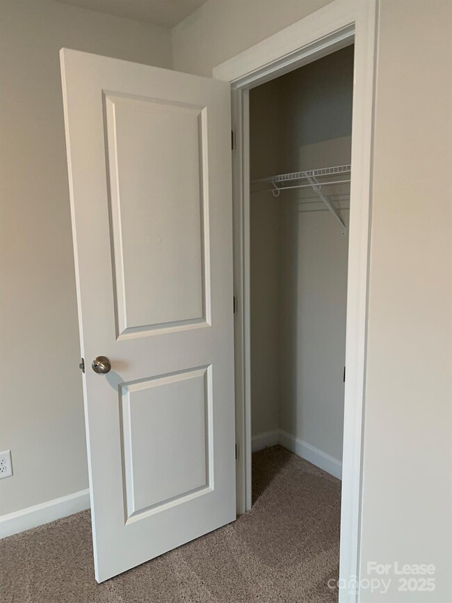 Building Photo - 2348 Belterra Dr
