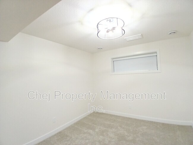 Photo du bâtiment - 5144 Kinney Pl SW