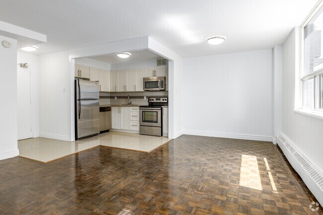 1 chambre, 1 salle de bain - 692 pi² - Salle à manger/salon - 4222 Bathurst Street