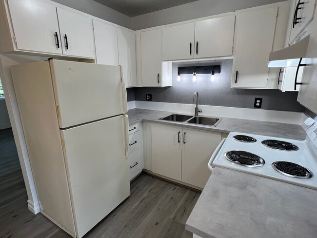 Building Photo - Remodeled Two Bedroom in Gresham Oregon