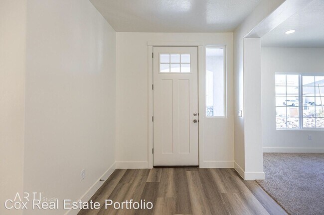 Foto del edificio - 6 br, 3.5 bath House - 3332 Livia