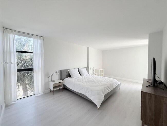 Foto del edificio - 20355 NE 34th Ct