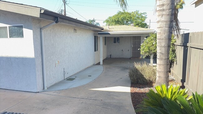 Foto del edificio - 3BD/2BA, Large Rooms, Patio!