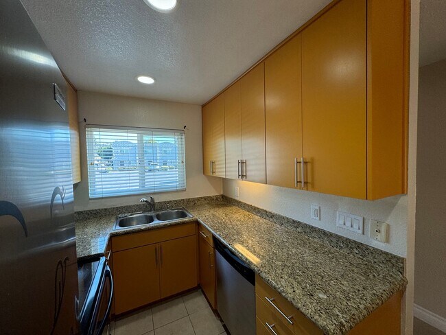 Foto del edificio - Galleria  Town Homes 2 Bedroom 1.5 Bath in...