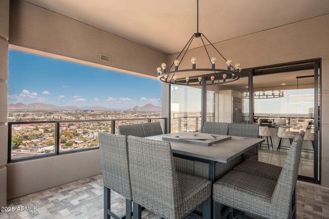 Building Photo - 1040 E Osborn Rd