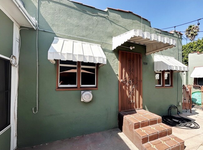 Photo - 725 E 81st St Apartment