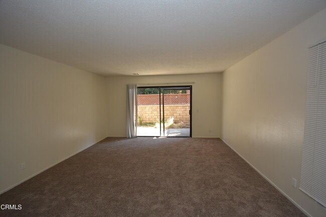 Building Photo - 242 Oakwood St