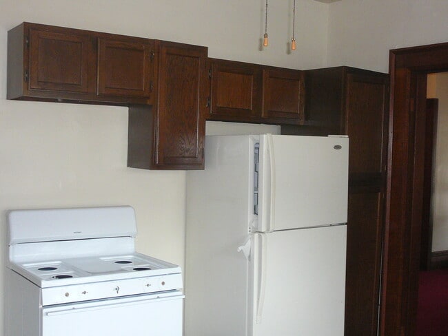 Building Photo - 451 W 8th St