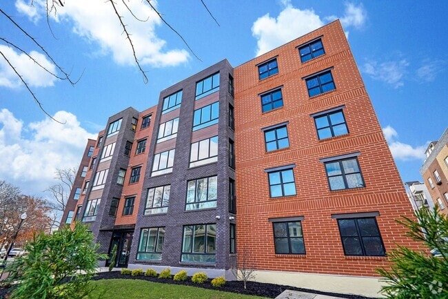 Building Photo - 1219 K ST NE FLATS
