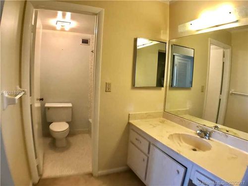 Building Photo - 3800 S Ocean Dr