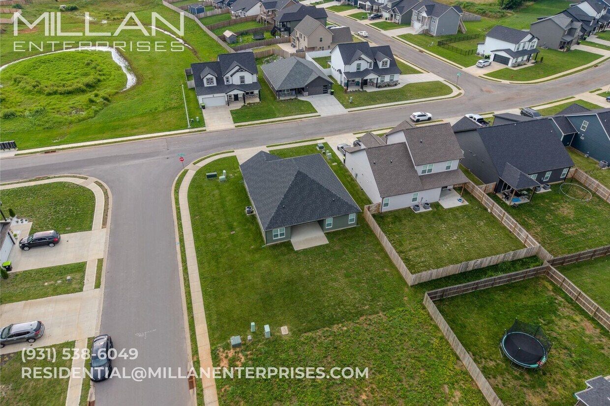 Foto del edificio - Contemporary Ranch Home with Open-Concept Design, Large Eat-In Kitchen and Covered Patio