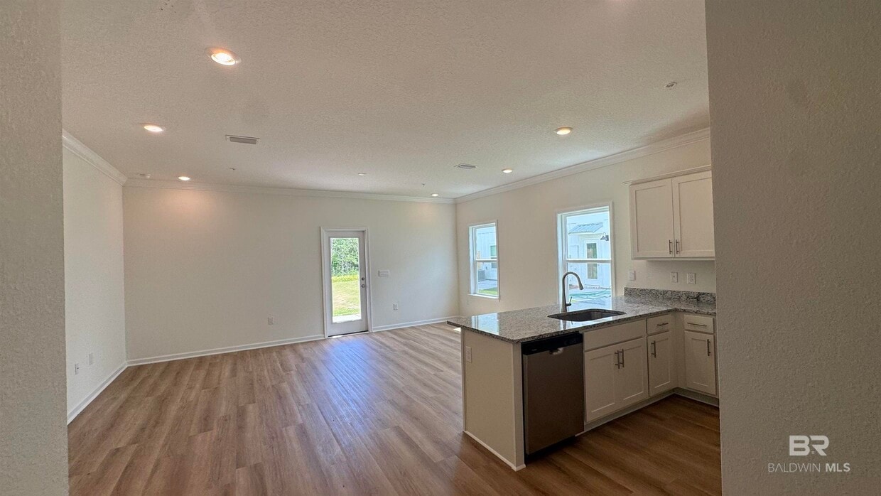 Building Photo - 4144 Blue Water Dr