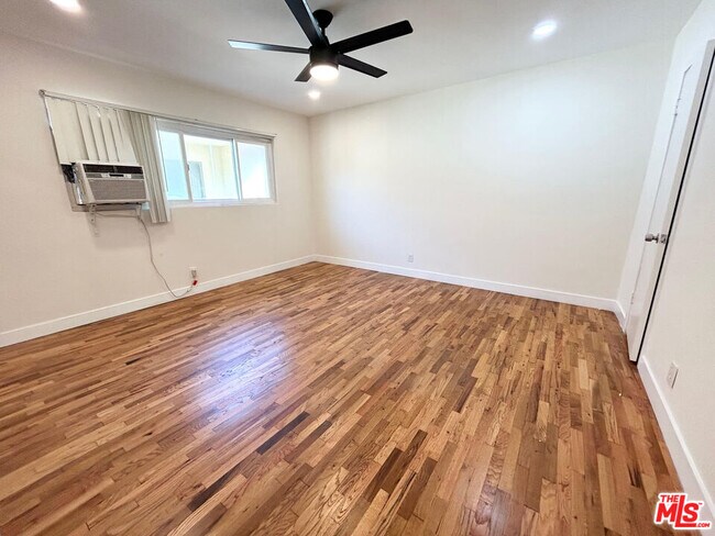 Foto del edificio - 1146 N Formosa Ave