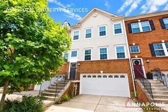 Building Photo - 2625 Smooth Alder St