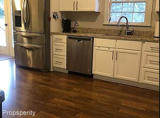 Building Photo - 5 br, 3 bath House - 120 Point View Court