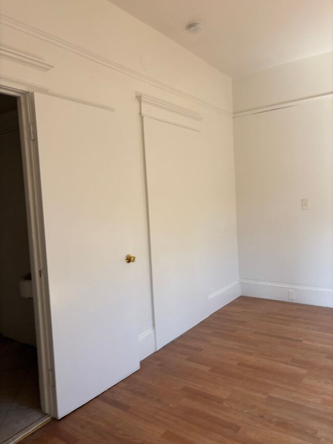 Building Photo - 54-1308