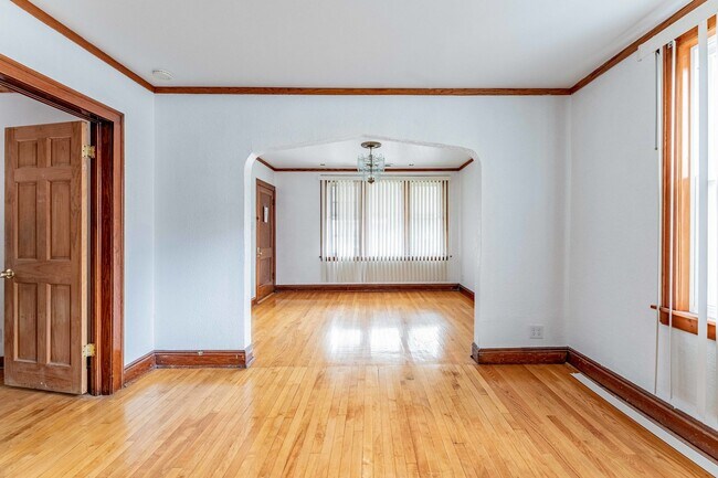 Foto del edificio - 2101 W 51st St