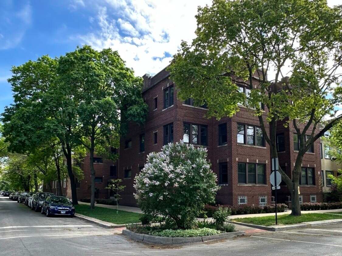 Foto principal - 4614 N Sacramento Ave