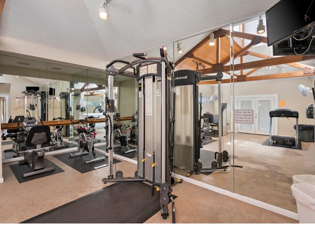 Foto del edificio - 2106 Rainbow Dr