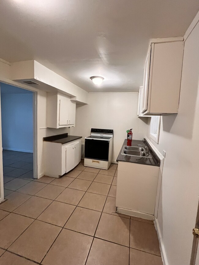 Foto del edificio - Forrest Apartment