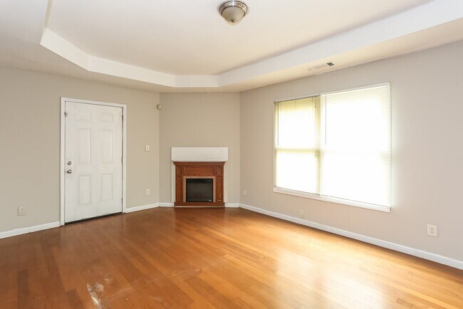 Foto del edificio - 700 S Grand Ave NW