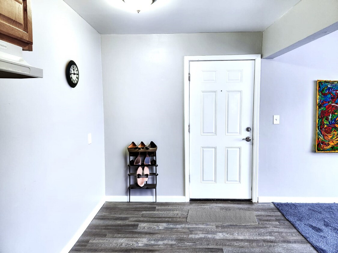Foto principal - 16885 Lahser Rd