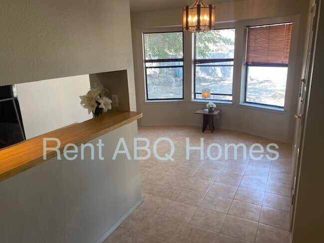 Foto del edificio - Family Home for Rent in West Mesa School D...