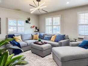 Building Photo - 3502 E Crocus Dr