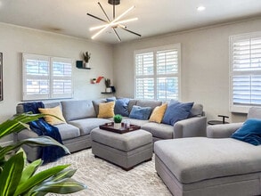 Building Photo - 3502 E Crocus Dr