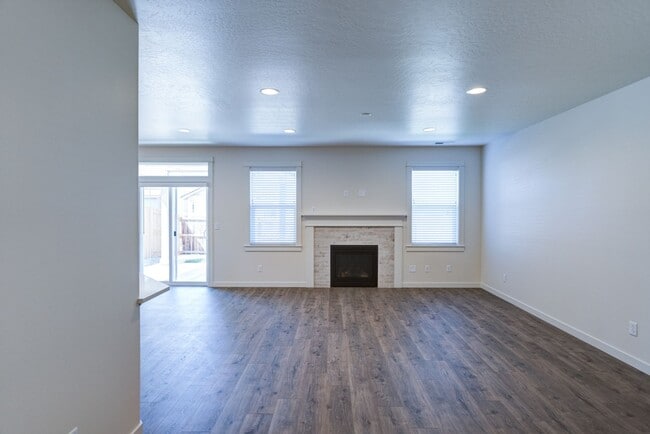 Building Photo - 20460 SE Senden Ln